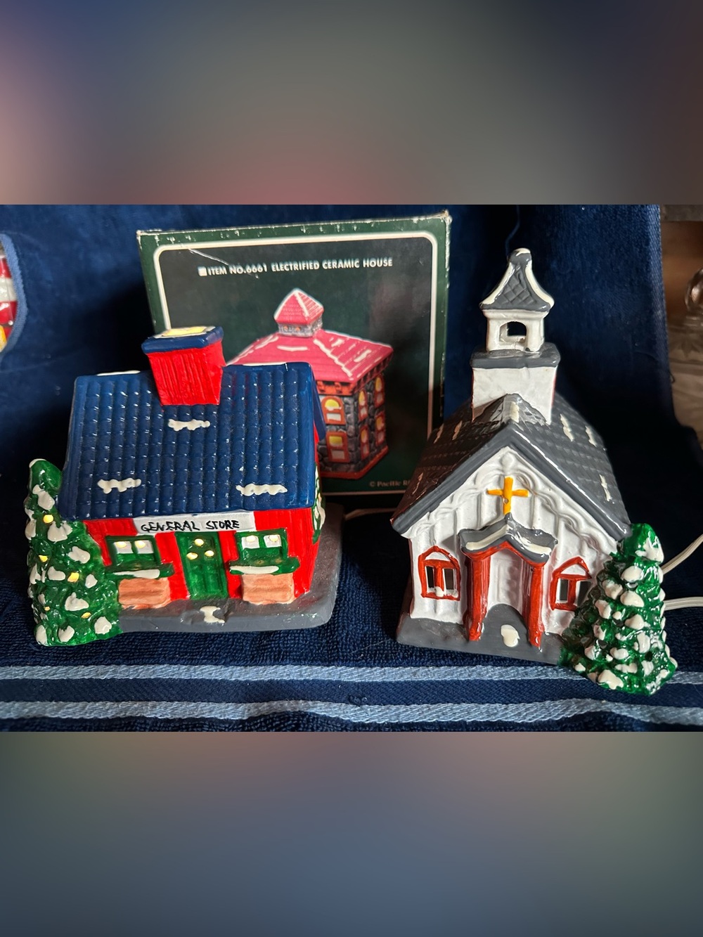 PACIFIC RIM Christmas Village LIGHTED CERAMIC GENERAL STORE & CHURCH LOT OF 2